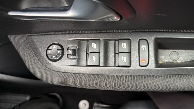 Peugeot 208 1.2 PureTech Active Premium 5dr Petrol Hatchback